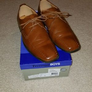 Boy's Grade School dress shoes